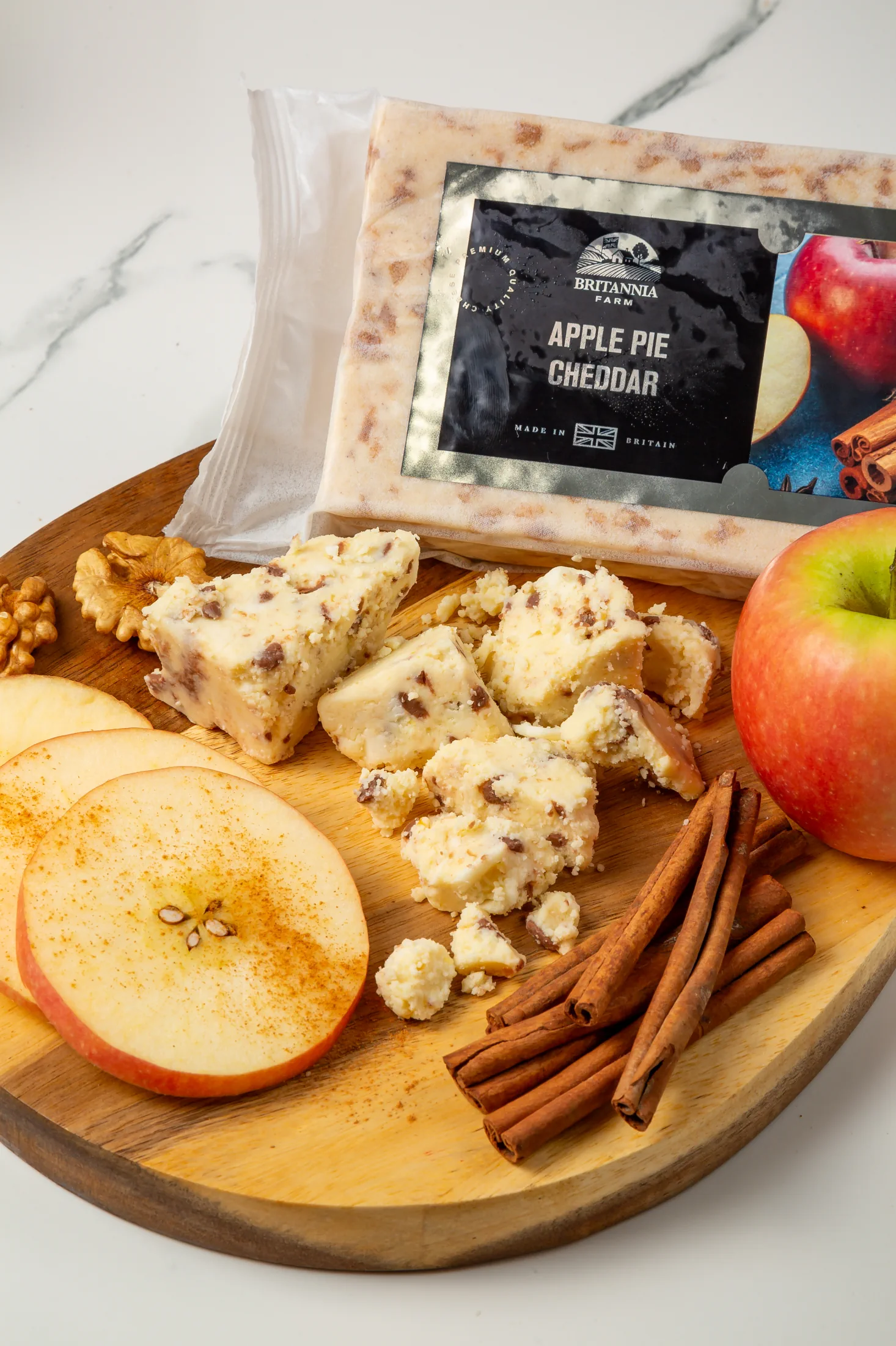 Apple Pie Cheddar cheese with apple and spice notes – British dessert cheddar