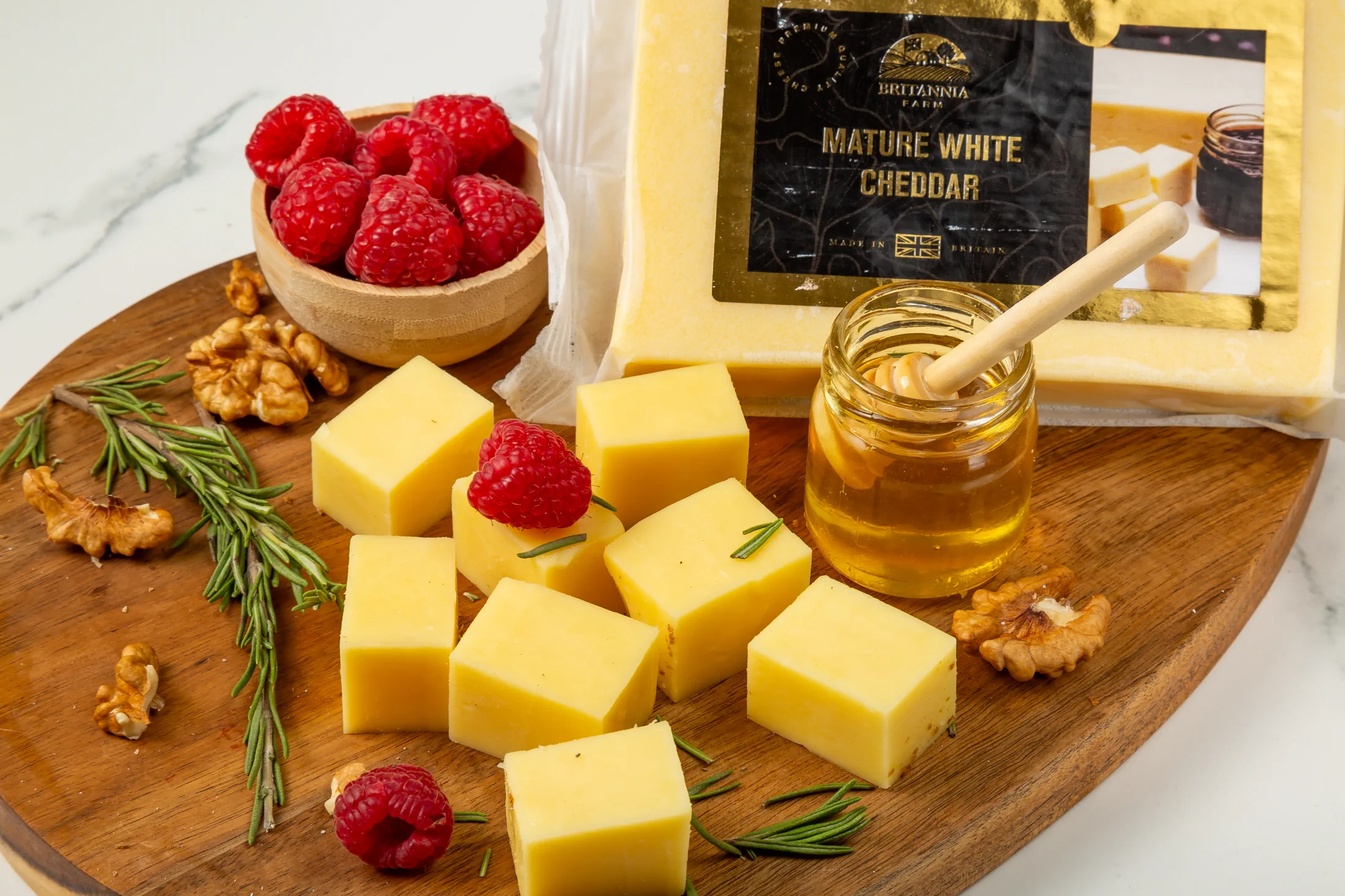 Mature white cheddar cheese block – bold and rich British cheddar
